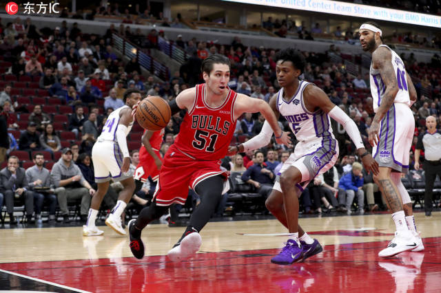 羽毛球赢得 羽毛球赢得